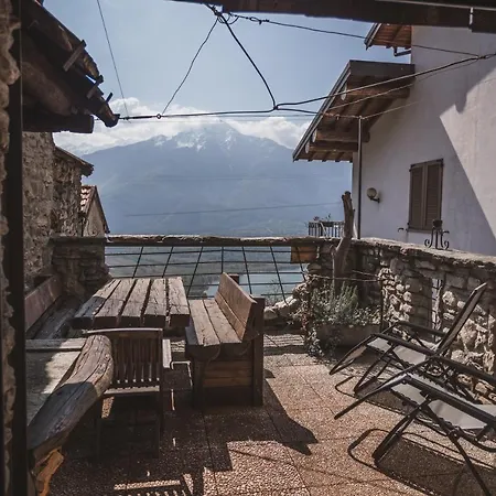 Montemezzo Le In Pietra Vista Nyaraló Gera Lario